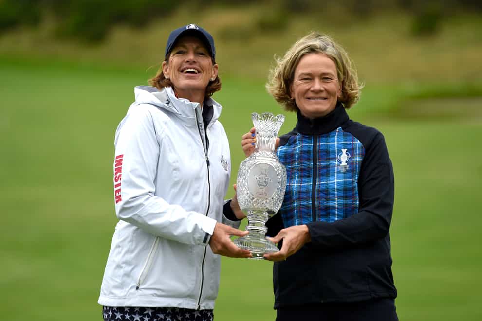 Team USA captain Juli Inkster (left) poses with the Solheim Cup trophy alongside Team Europe captain Catriona Matthew (PA Images)