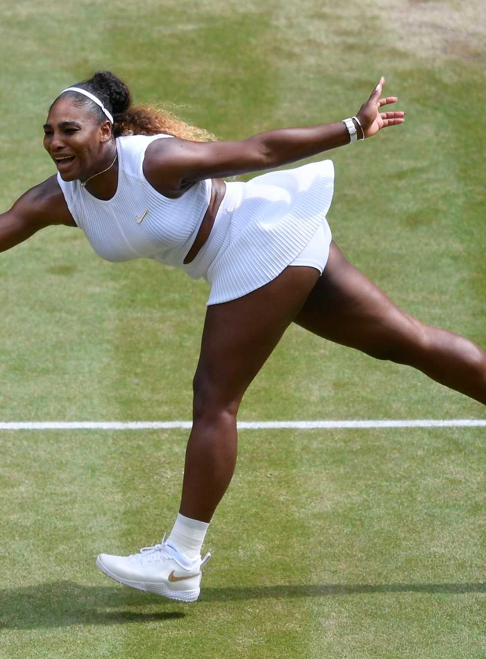 Serena Williams took time off from the court to practise her dance moves (PA Images)