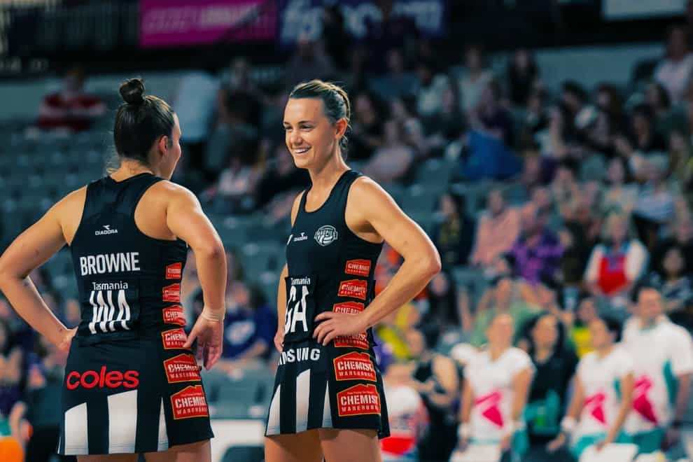 Nat Medhurst (right) previously played at top-flight clubs include the Adelaide Thunderbirds, Queensland Firebirds and West Coast Fever (Twitter: Nat Medhurst)