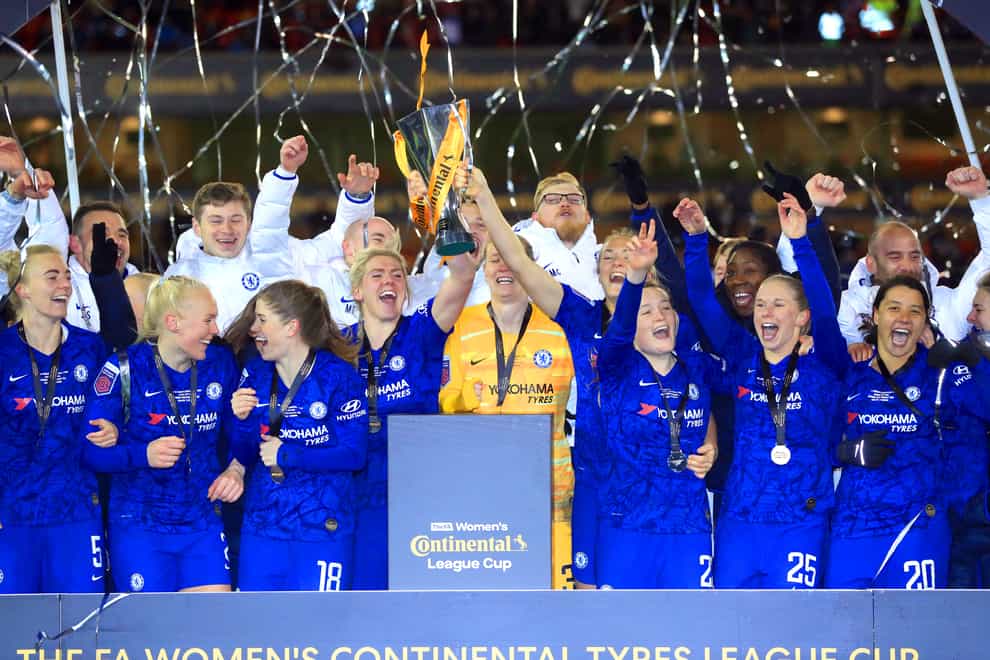 Chelsea celebrate their first League Cup triumph (PA Images)