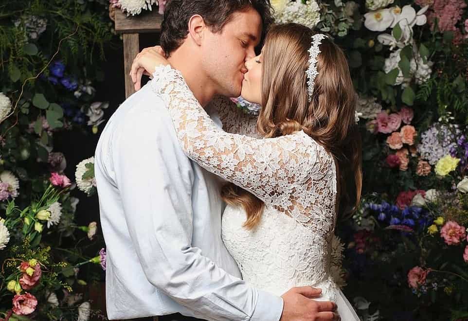 You may now kiss the bride (Instagram: @bindisueirwin)