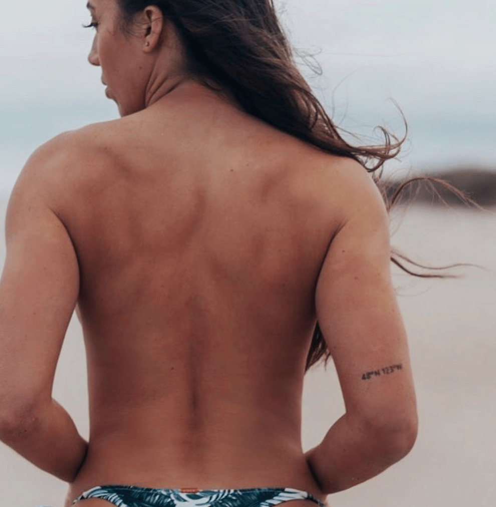 Chelsea posted the topless photo on her Instagram and Twitter (Instagram: @ChelseaGreen)