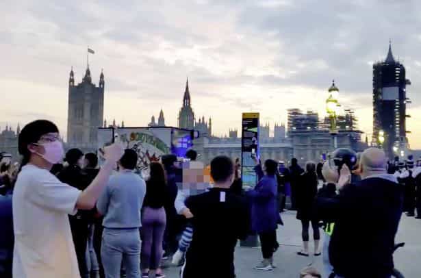People gathered on Westminster Bridge to take part in Clap for Carers (Twitter: Damir Rafi)