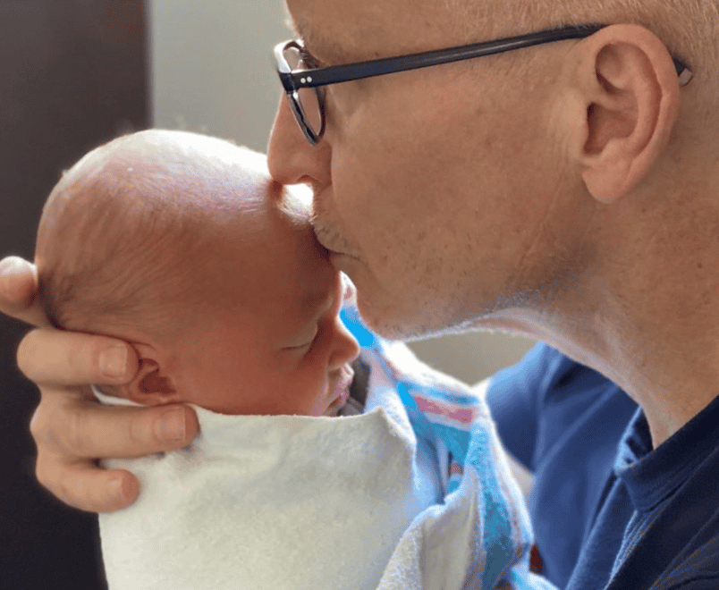 Anderson Cooper kisses his newborn son, Wyatt  (Instagram: @AndersonCooper)