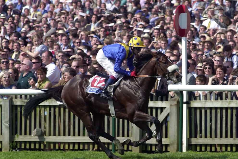 King’s Best and Kieren Fallon come home in front in the 2000 Guineas