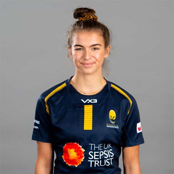 Cara Clarke has re-signed for Warriors