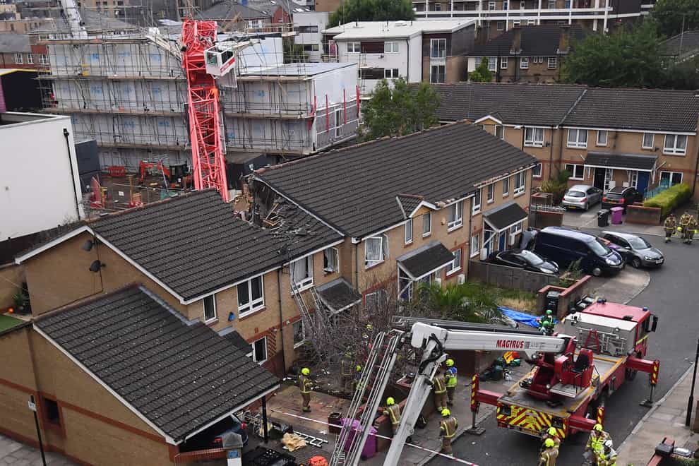 Crane collapse in Bow