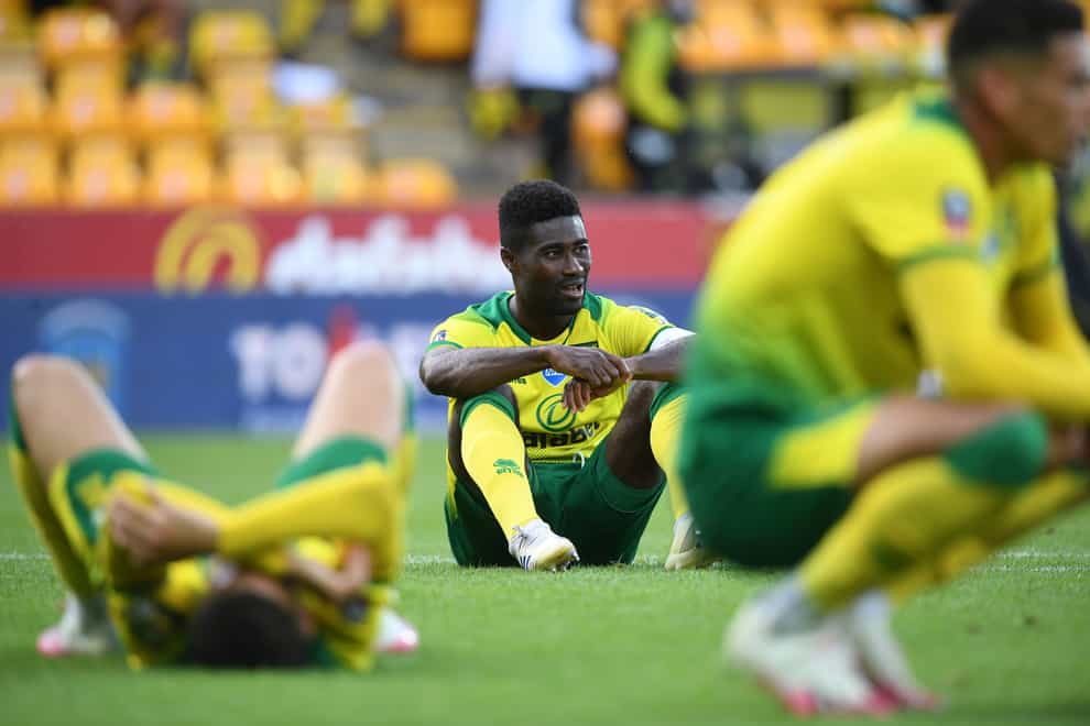 Alex Tettey has defended his manager