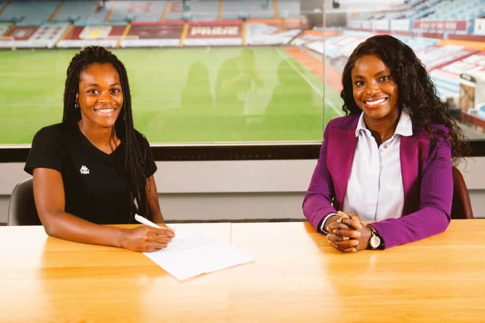 Silva with her new club's sporting director Eniola Aluko