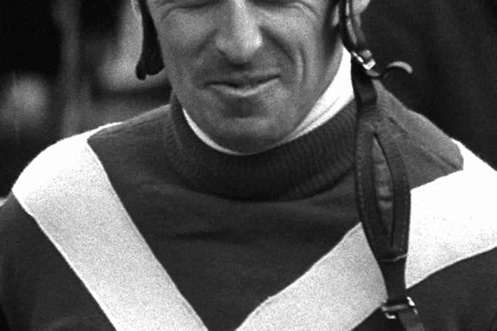 Stan Mellor, the first jump jockey to ride 1,000 winners, has died at the age of 83