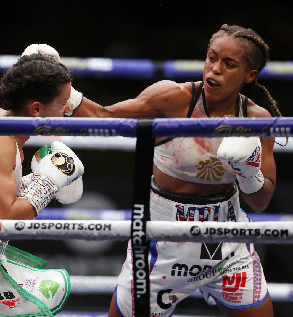 Jonas came desperately close to winning her first world title on Friday night