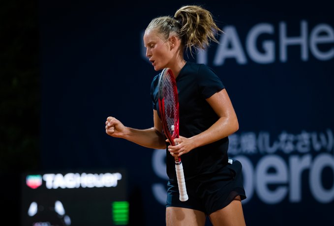 Fiona Ferro beats Anett Kontaveit in straight sets