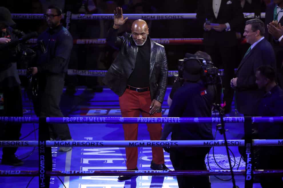 Mike Tyson's fight with Roy Jones Jr has been put back until the end of November