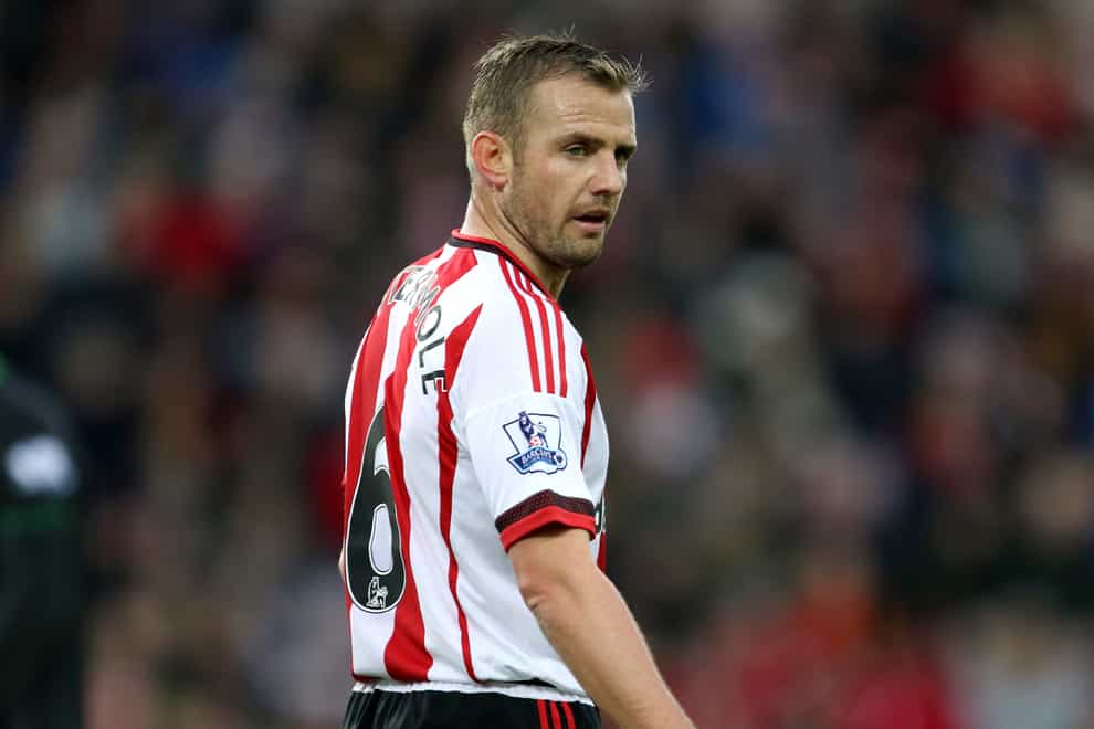 Former Sunderland midfielder Lee Cattermole has announced his retirement as a player