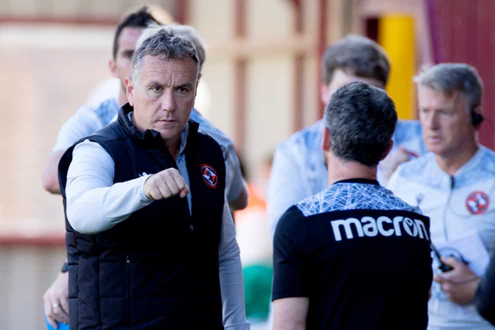 Dundee United manager Micky Mellon wants his front players to seize their chance