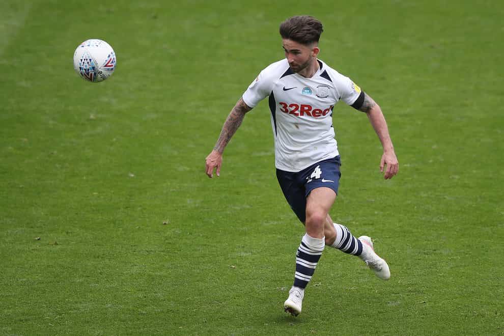 Sean Maguire has signed a new contract at Preston