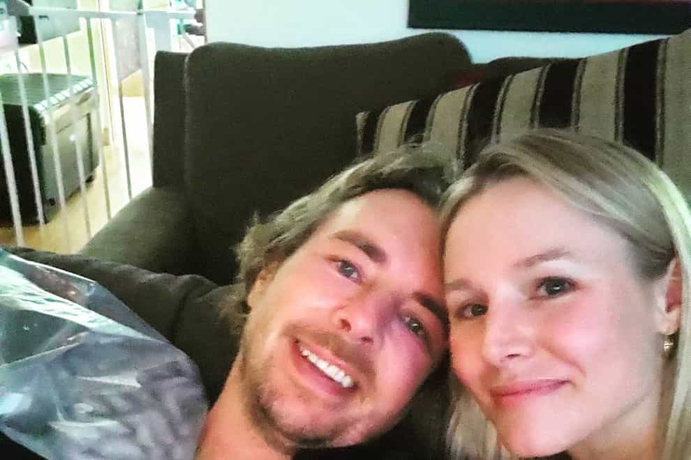 Kristen Bell posted a picture of Dax Shepard after returning home from surgery