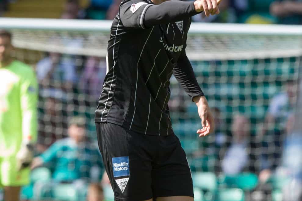 Kevin Nisbet is set to miss out for Hibs