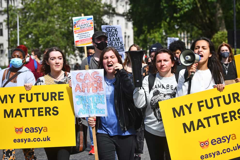 Tory MP Robert Halfon has urged exams regulator Ofqual to be set an October deadline 
