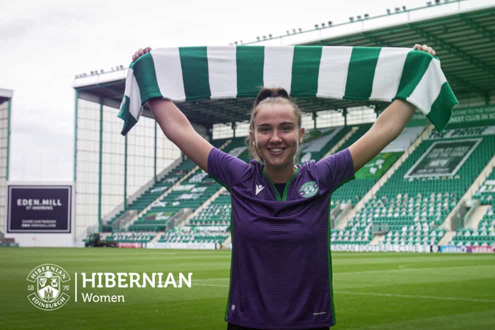 Emily Mutch signs for Hibernian 