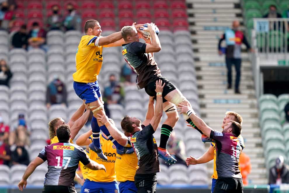 Bath’s Charlie Ewels contests a lineout with Harlequins’ Glen Young