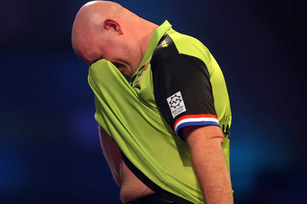 Michael van Gerwen has been eliminated from the Premier League darts at the group stage.