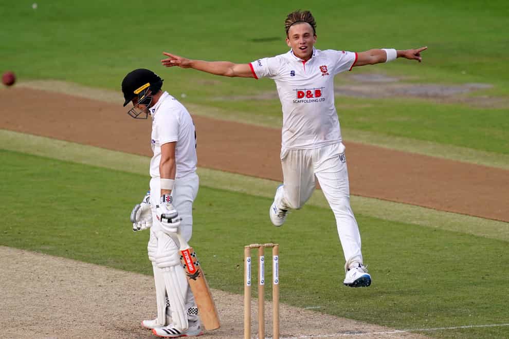 Aaron Beard took four second-innings wickets to help set Essex on course for victory