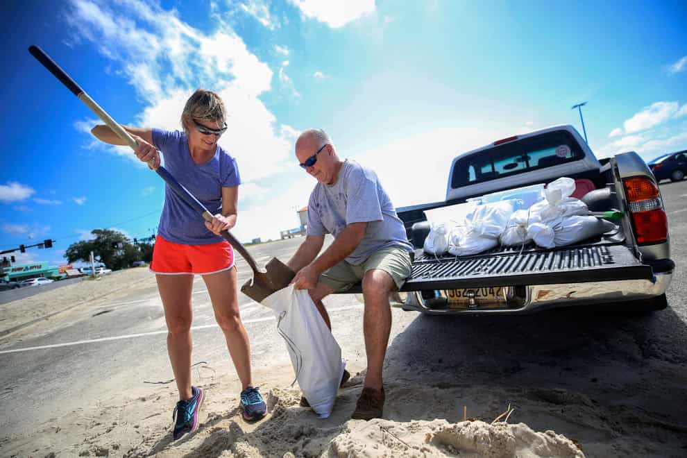 Mississippi Coast residents fill sandbags