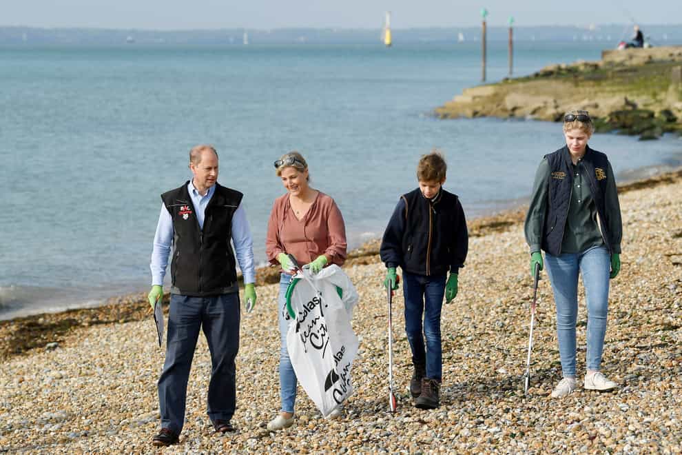 The Earl and Countess of Wessex took their children on a litter pick