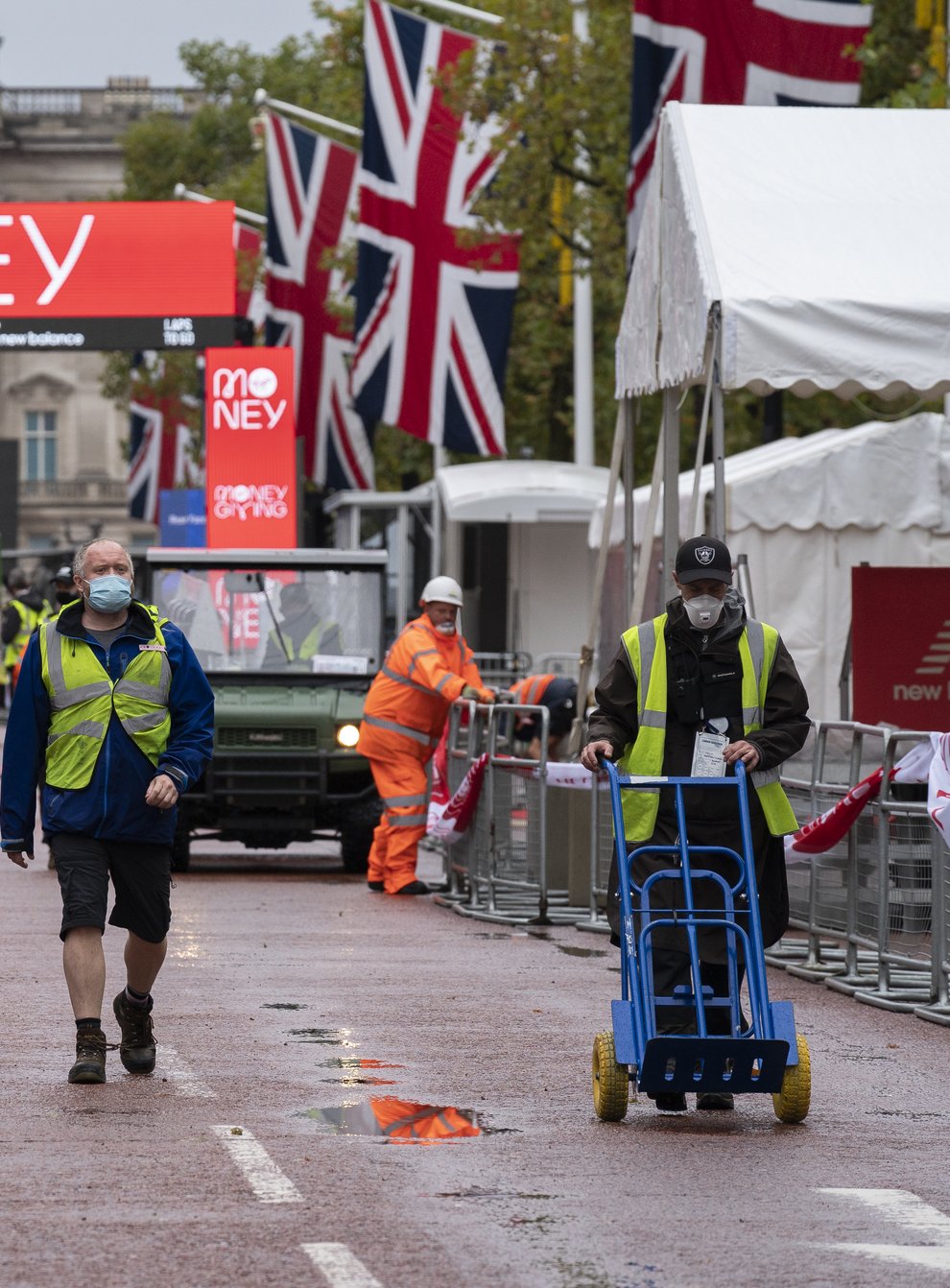 Elite athletes will run the Virgin Money London Marathon on a closed-loop circuit around St James’s Park in central London on October 4
