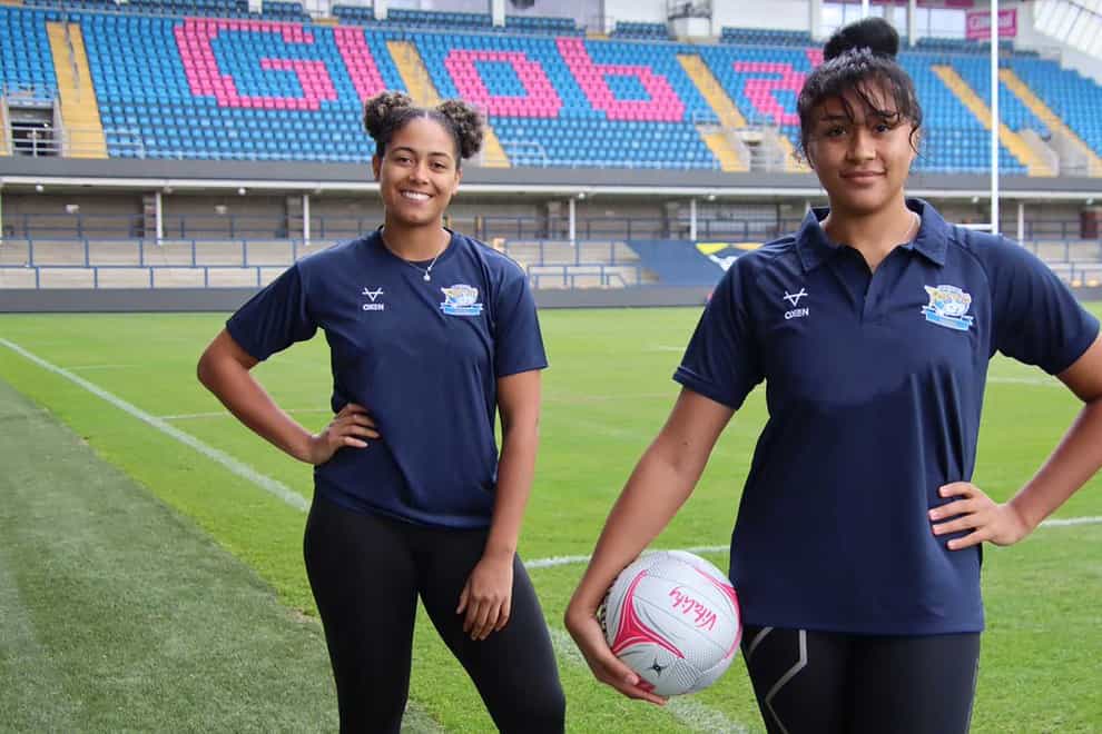 Britt Coleman (right) and Rhea Dixon have signed for Leeds Rhinos Netball 