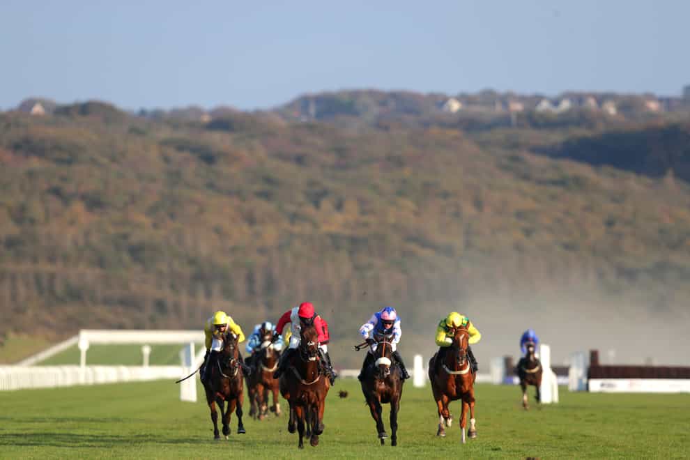 Runners and riders in action at Ffos Las