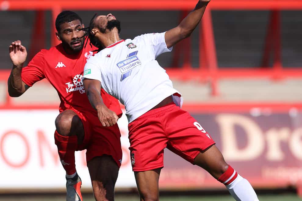 Kwame Thomas (right) was unable to find a winner for Wrexham