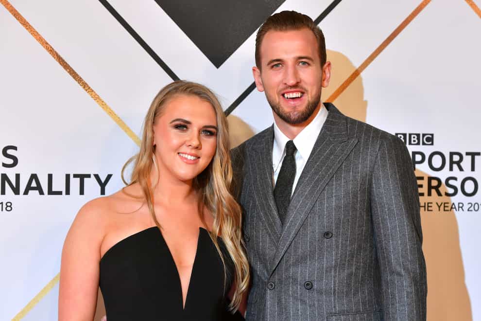 <p>Harry Kane with his wife Katie</p>