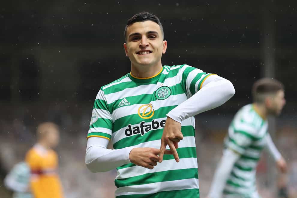 Mohamed Elyounoussi has been cleared to play for Celtic
