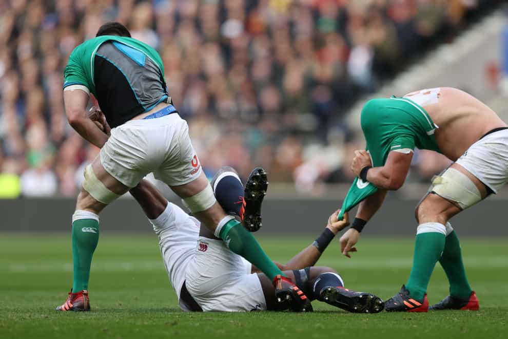 England face a fight to the end to beat Ireland, according to defence coach John Mitchell.