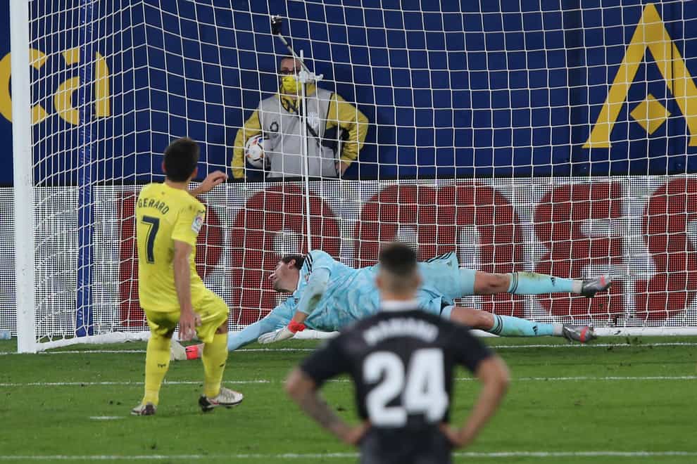 Gerard Moreno's late penalty helped Villarreal maintain their unbeaten home record