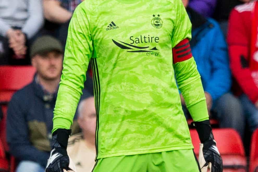Aberdeen goalkeeper Joe Lewis apologised for his mistake in the defeat to St Mirren