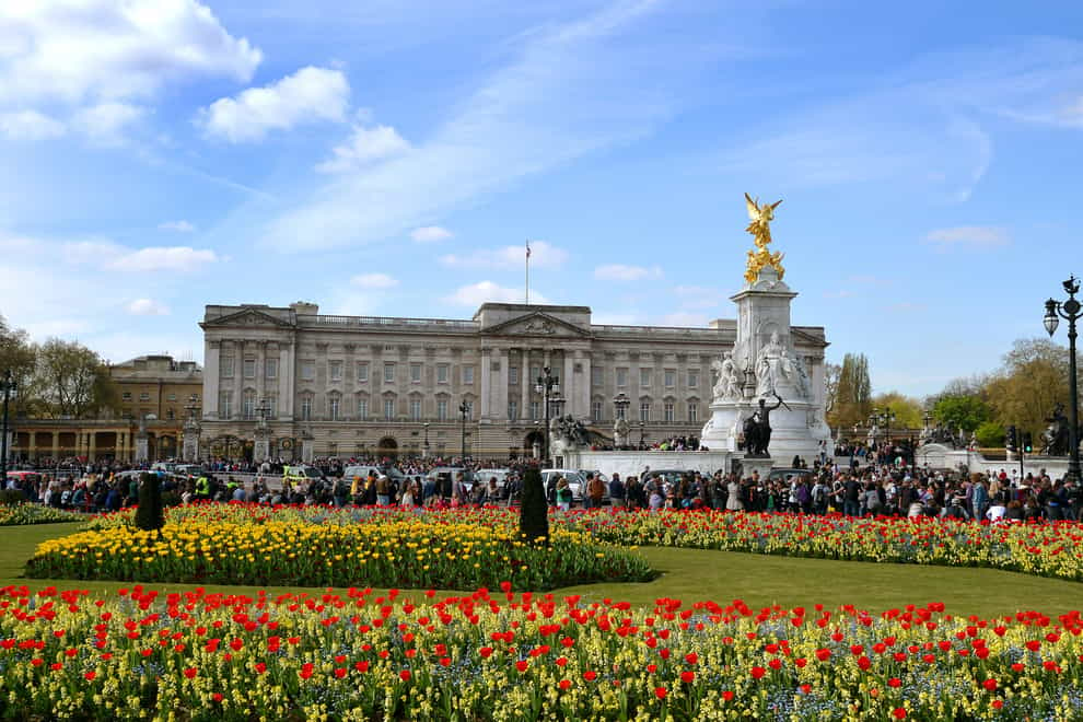 <p>Catering assistant admits stealing property from Buckingham Palace</p>