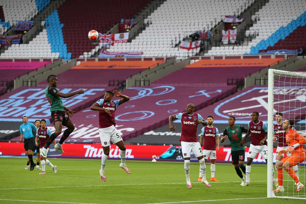West Ham and Aston Villa would both move into European places with victories tonight