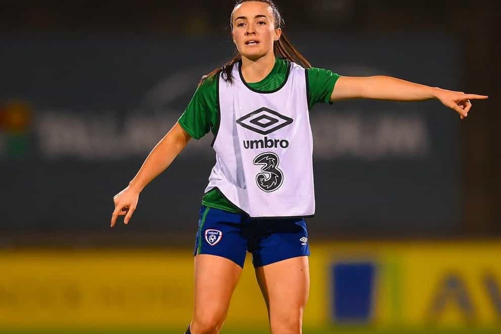 <p>Niamh Farrelly signs for Glasgow City</p>
