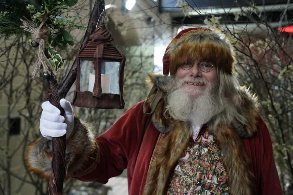 Much-loved actor who 'lived for being Santa' dies on Christmas Day