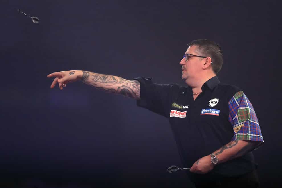 Gary Anderson reached his fifth World Darts Championship final after seeing off Dave Chisnall