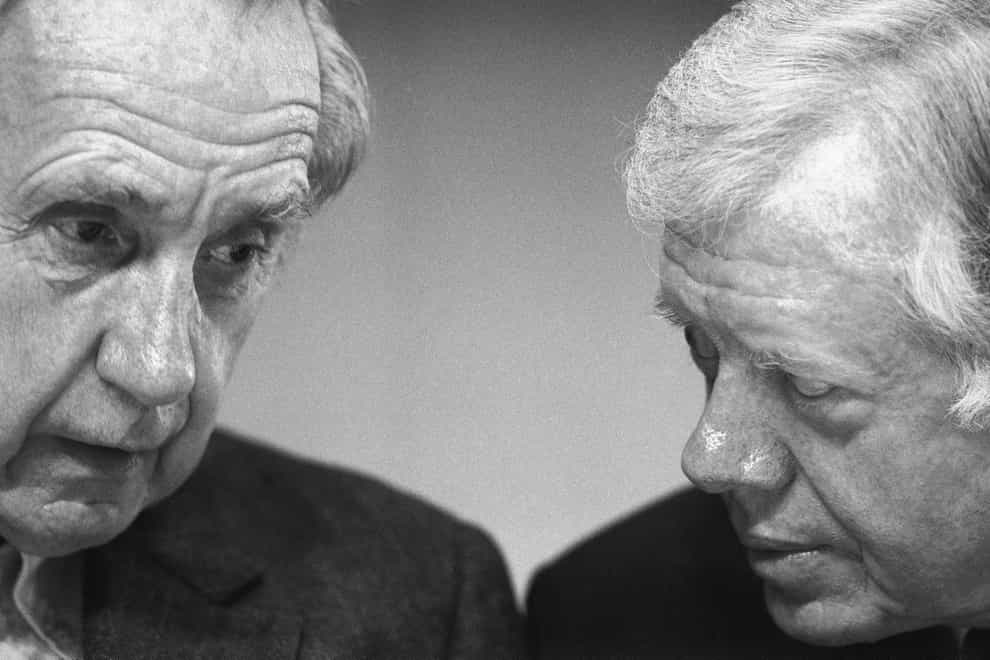 Sir Brian Urquhart in a meeting with then US president Jimmy Carter