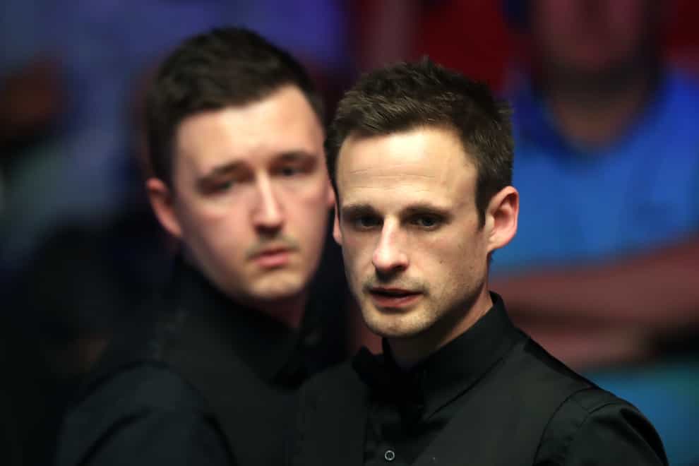 Kyren Wilson and David Gilbert will play each other in the quarter finals after both players won 6-2 on Sunday.