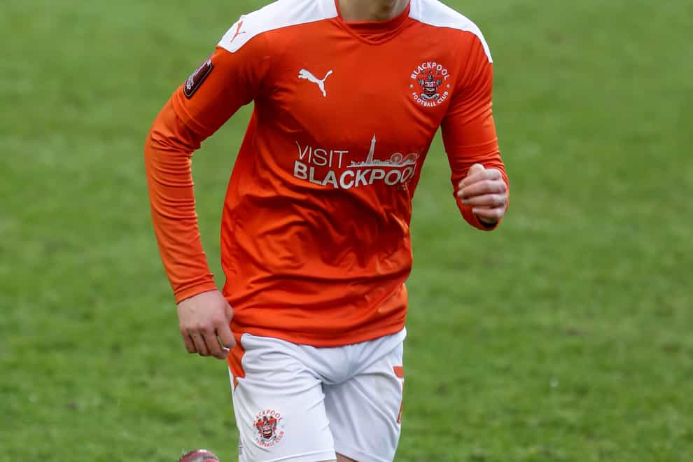 Leyton Orient have agreed a deal to sign Dan Kemp