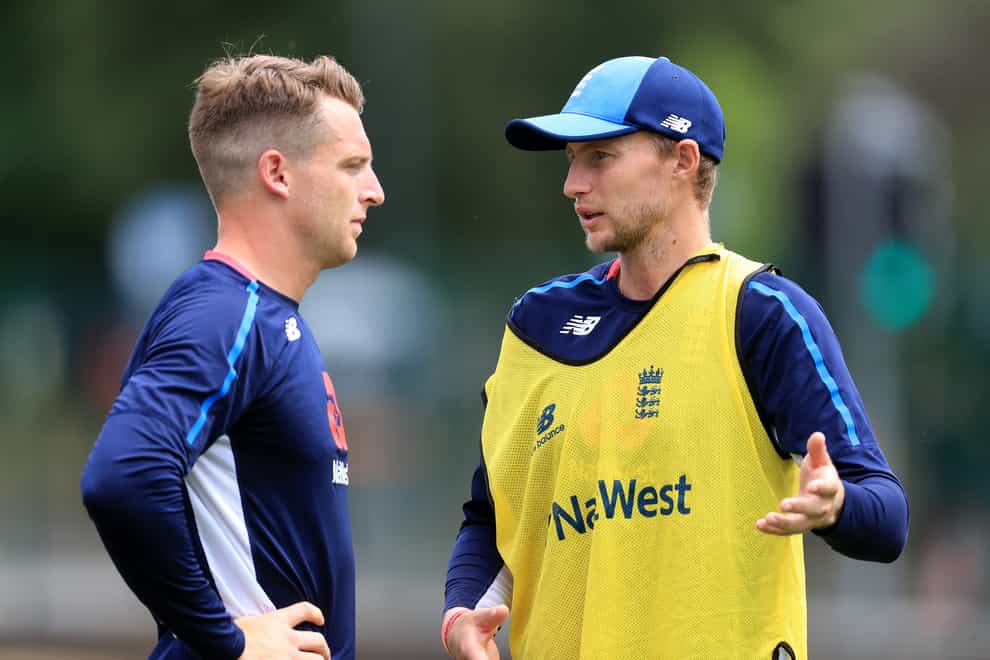 England’s Joe Root (right) with Jos Buttler