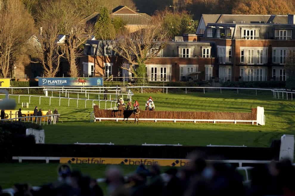 Sandown will stage an all-chase card on Saturday