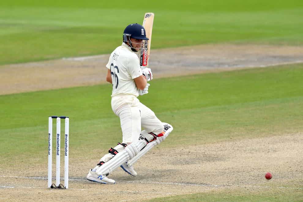 Joe Root was hanging in as England prepared for defeat in Chennai.