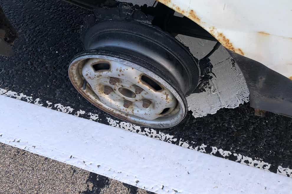 car wheel with no tyre